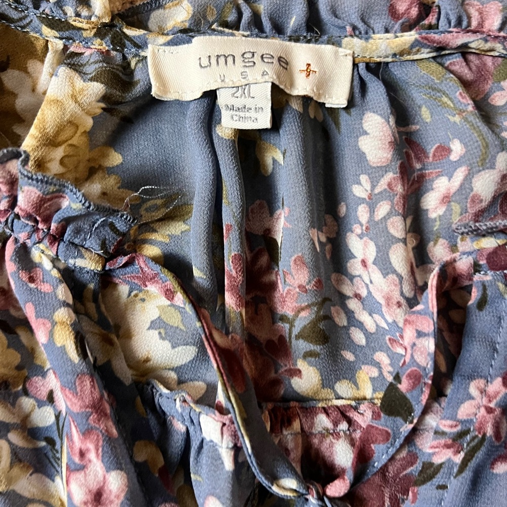 Umgee Floral Blouse - Blue and Pink 2x - Picture 2 of 7